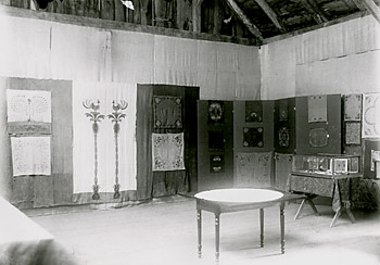 Crafts Barn